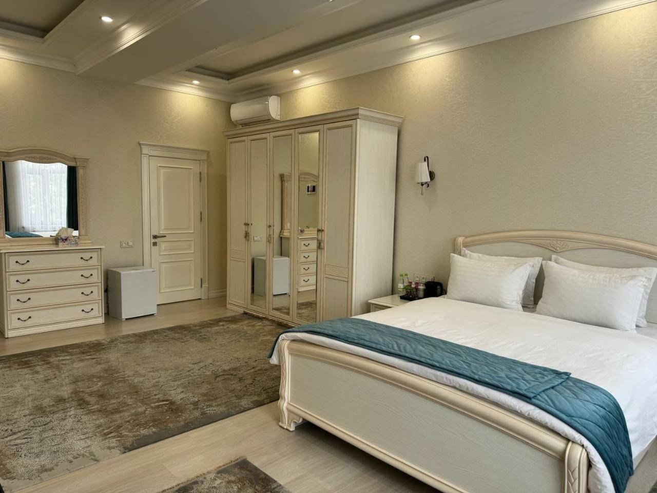 Al Madina Hotel Samarkand Esterno foto